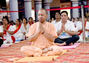 गोरखपुर, 21 जून। मुख्यमंत्री योगी आदित्यनाथ ने कहा कि योग भारतीय मनीषा की तरफ से विश्व मानवता के कल्याण के लिए दिया गया एक उपहार व माध्यम है